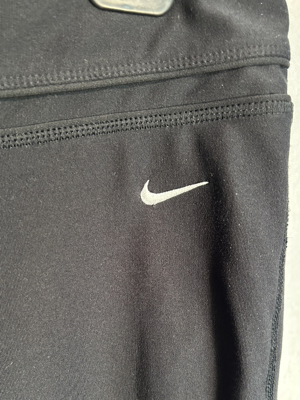 Nike Dri-FIT Women's L cropped capri leggings, black, VGUC